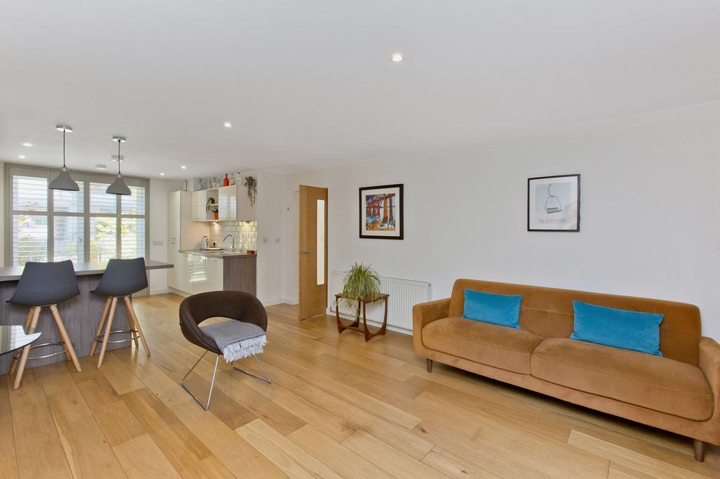 108B, Bellevue Road, Edinburgh, EH7 4DE 2 bed flat for sale £375,000