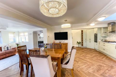 111 Cadle Crescent, Portmead, Swansea, SA5 5HU