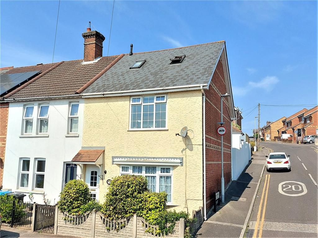 Albert Road, Poole, BH12 3 bed end of terrace house for sale £375,000