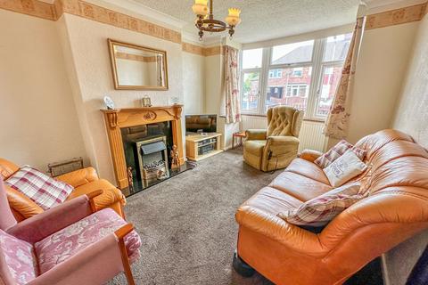 3 bedroom semi-detached house for sale - St Johns Road, Ashby, Scunthorpe, North Lincolnshire, DN16
