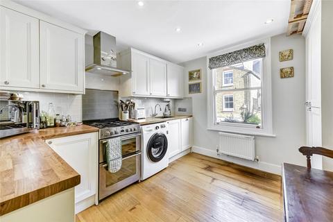 2 bedroom apartment to rent, Thirsk Road, London, SW11