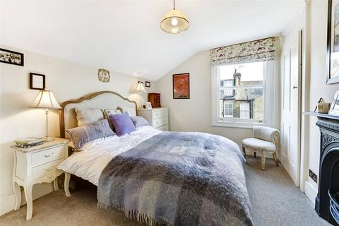 2 bedroom apartment to rent, Thirsk Road, London, SW11