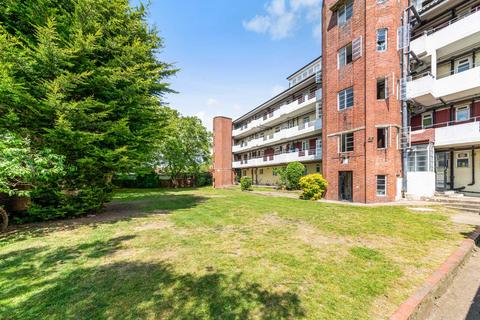 1 bedroom flat for sale, Jubilee Court, London Road