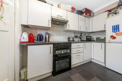 1 bedroom flat for sale, Jubilee Court, London Road