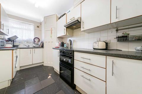 1 bedroom flat for sale, Jubilee Court, London Road