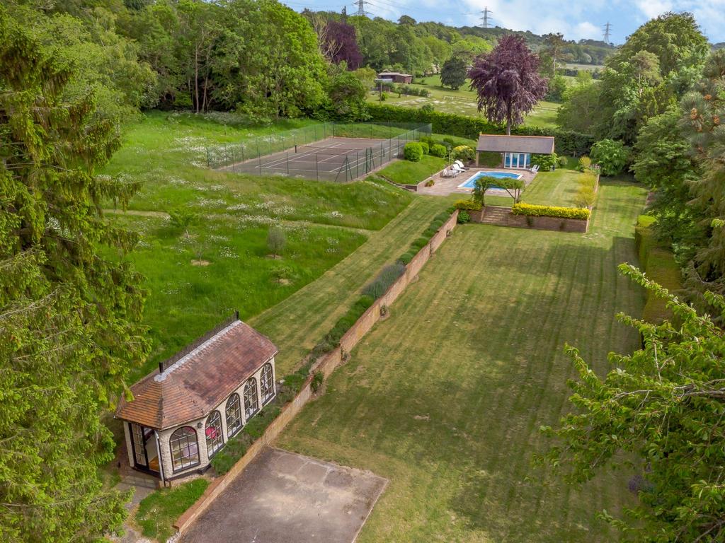 Summer House &amp; Pool