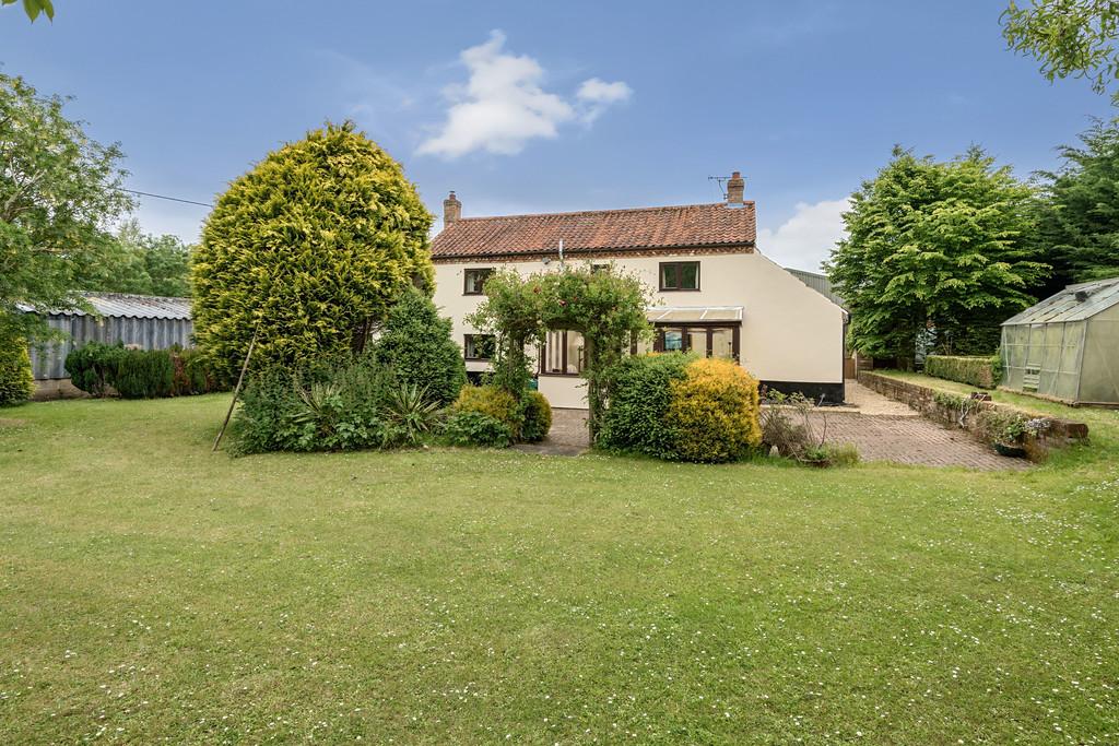 Podmore Lane, Scarning, Dereham 3 bed detached house for sale £595,000
