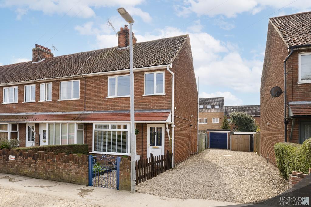 Beatrice Avenue, Dereham 4 bed end of terrace house - £240,000