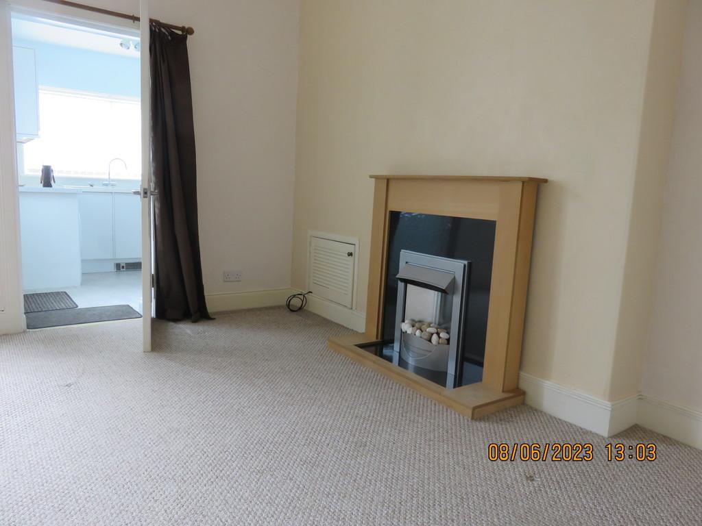 Ava Street, Kirkcaldy 2 bed apartment £780 pcm (£180 pw)
