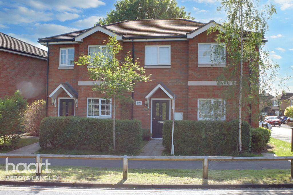 Broomfield Rise, Abbots Langley 2 bed £325,000