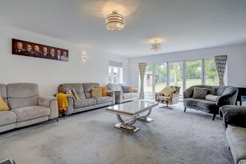 4 bedroom detached house for sale, Prospect Road, Oulton Broad