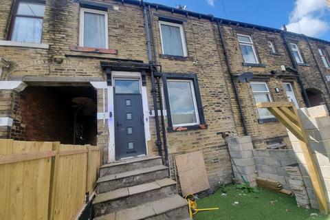 65 Broadstone Way, Holme Wood, Bradford, BD4 9RX