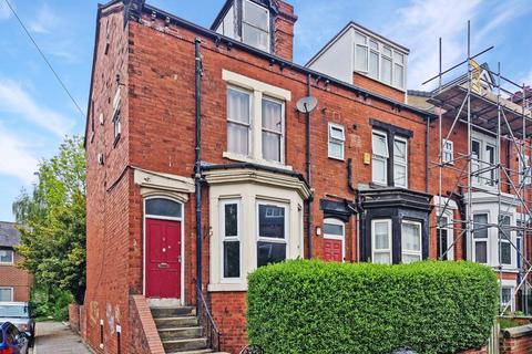 4 bedroom end of terrace house for sale - Cliff Mount, Leeds