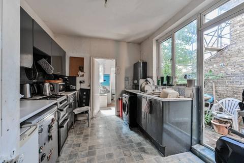 12 Scotts Road, London, E10 6LW