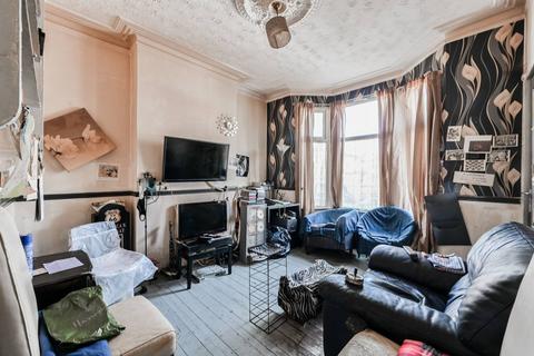 12 Scotts Road, London, E10 6LW