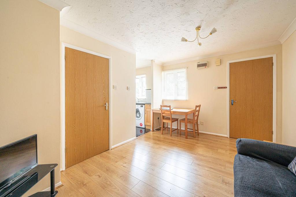 Allington Close, Greenford, UB6 1 bed flat £265,000