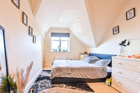 2 bedroom flat for sale, Addlestone Park, Addlestone, KT15