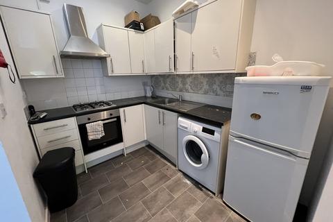 1 bedroom apartment to rent, North Circular Road, London