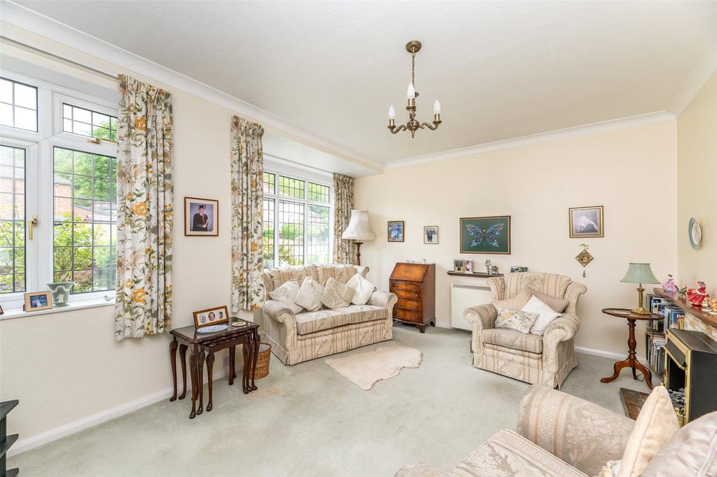 Bradford Road, Otley, West Yorkshire, LS21 3 bed semidetached house