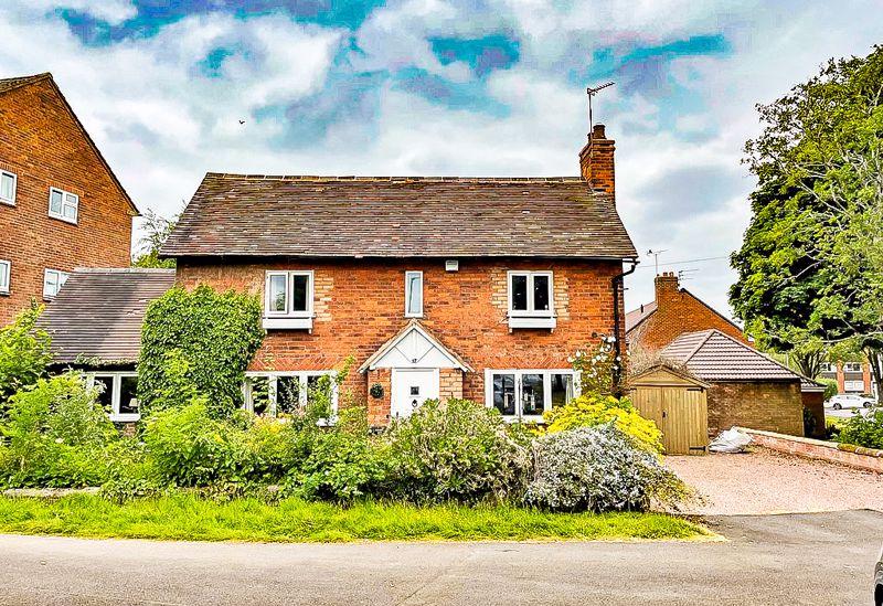 Grange Road, TETTENHALL, WV6 8RQ 3 bed detached house for sale £400,000