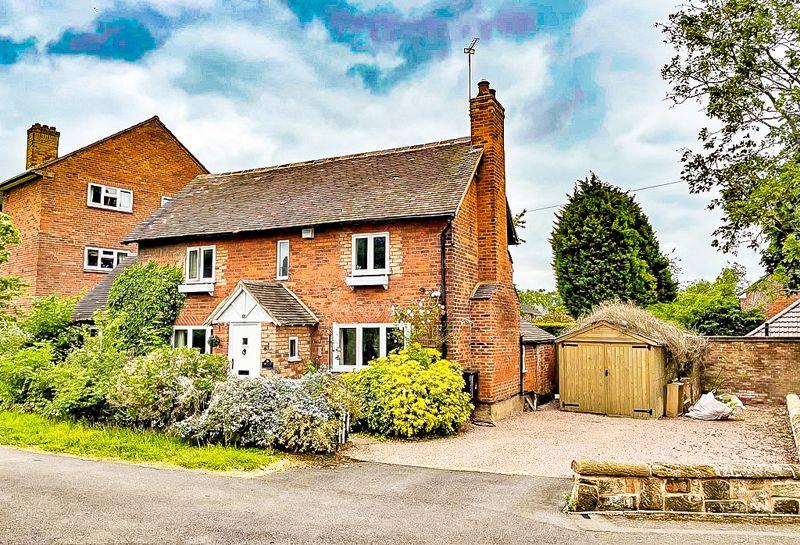 Grange Road, TETTENHALL, WV6 8RQ 3 bed detached house for sale £400,000