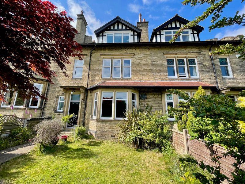 Manor Heath Road, Manor Heath, Halifax 6 bed terraced house for sale