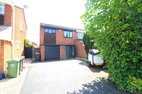 3 bedroom house for sale, Chaucer Crescent, Kidderminster, DY10