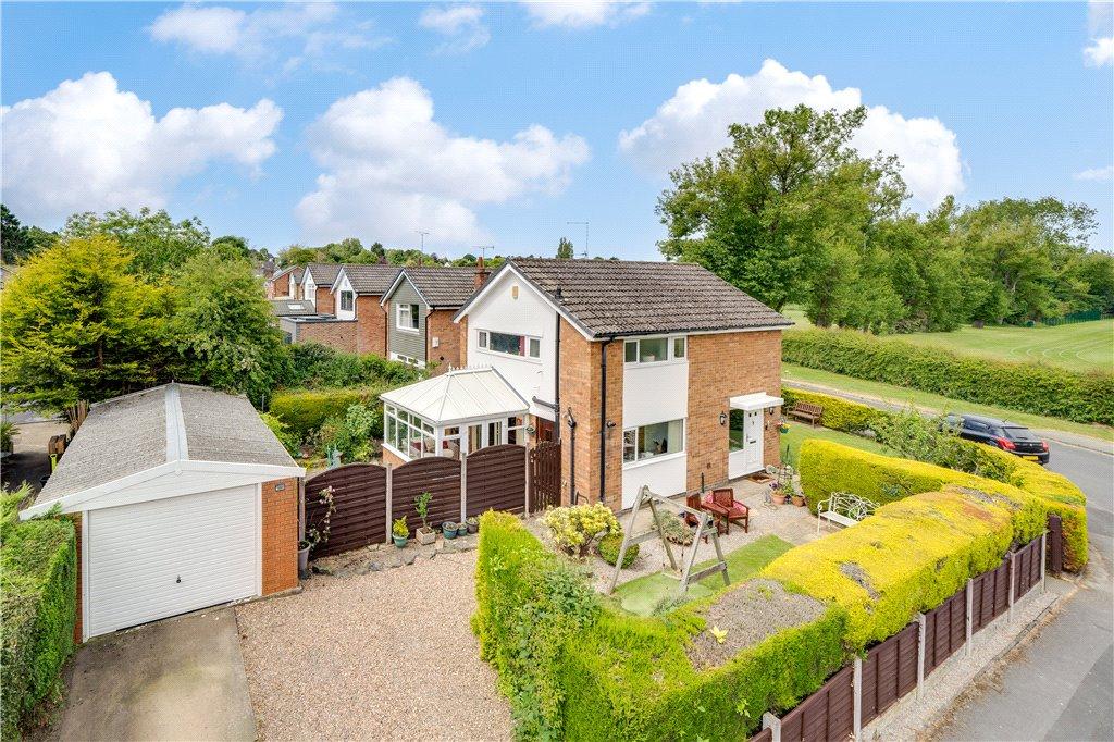 Fieldhead Drive, Guiseley, Leeds, West Yorkshire 3 bed detached house