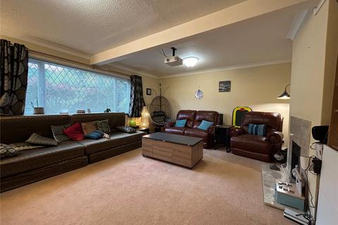 3 bedroom detached house to rent, Farm Road, Frimley, Camberley, Surrey, GU16