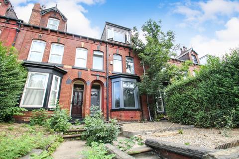 6 bedroom terraced house to rent, Cardigan Road, Hyde Park, Leeds, LS6