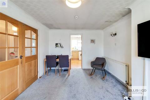 12 Calder Close, Enfield, EN1 3TS