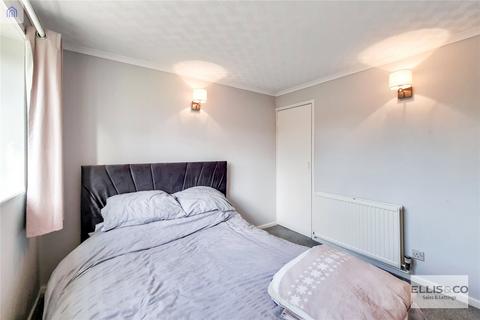12 Calder Close, Enfield, EN1 3TS