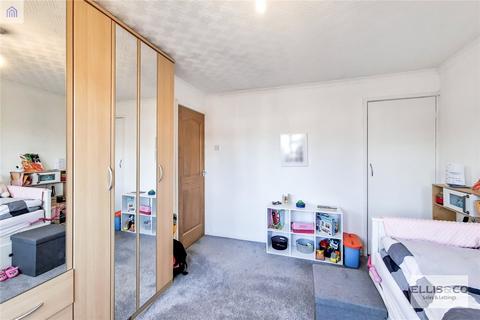 12 Calder Close, Enfield, EN1 3TS