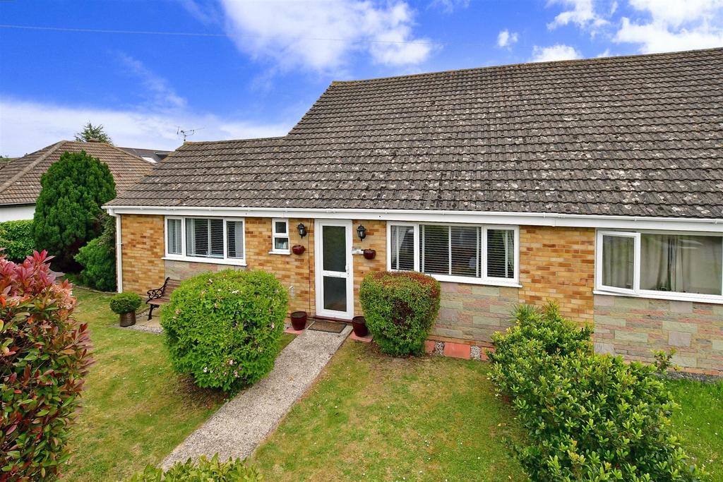 Foads Hill, Cliffsend, Ramsgate, Kent 3 bed chalet for sale £350,000