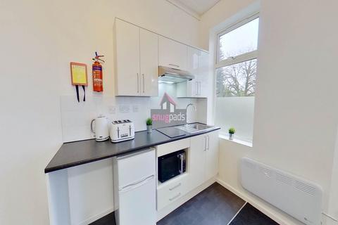 Studio to rent, Bedsit Room Gildabrook Road, Salford, Manchester