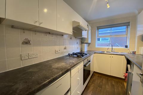 2 bedroom flat to rent - Richmond Park Road, Bournemouth, Dorset