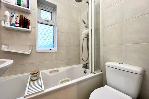 100 Brooklands Road, Hull, HU5 5AE