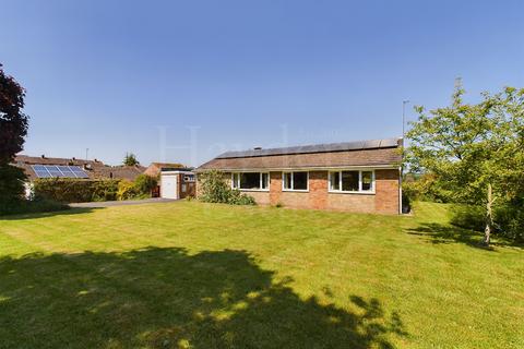 3 bedroom detached bungalow for sale, Timberdyne Close, Rock, DY14 9RT