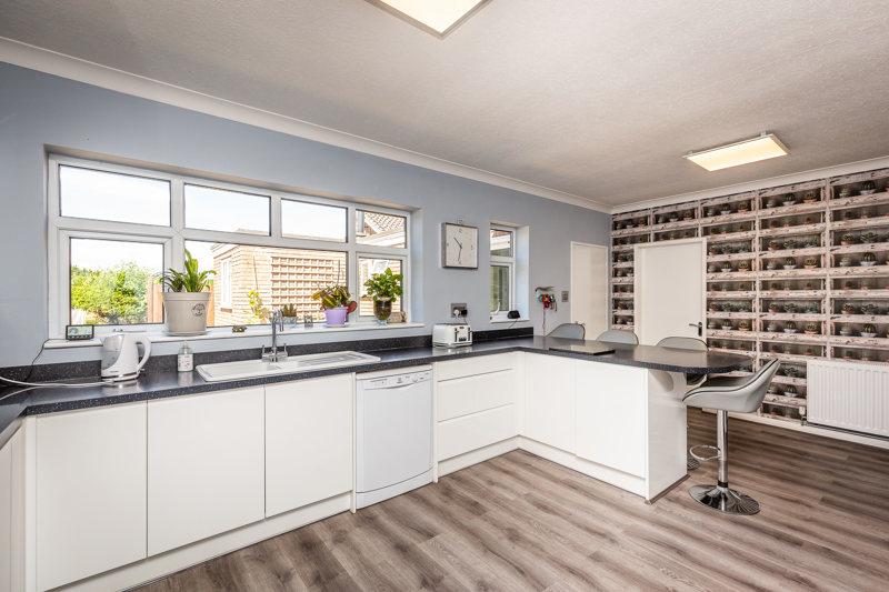 The Stonebows, Hackthorn Road, Welton, Lincoln, Lincolnshire, LN2 3PA 4