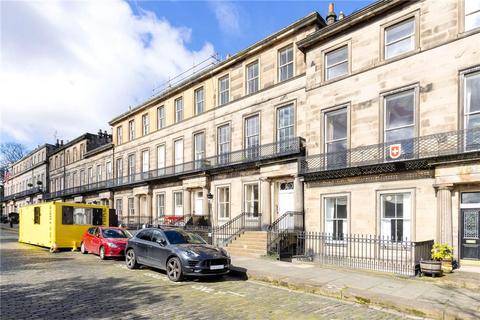 3 bedroom apartment to rent, Regent Terrace, Calton Hill, Edinburgh