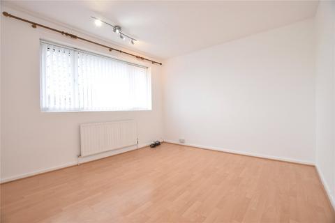 3 bedroom semi-detached house to rent, Dib Lane, Leeds