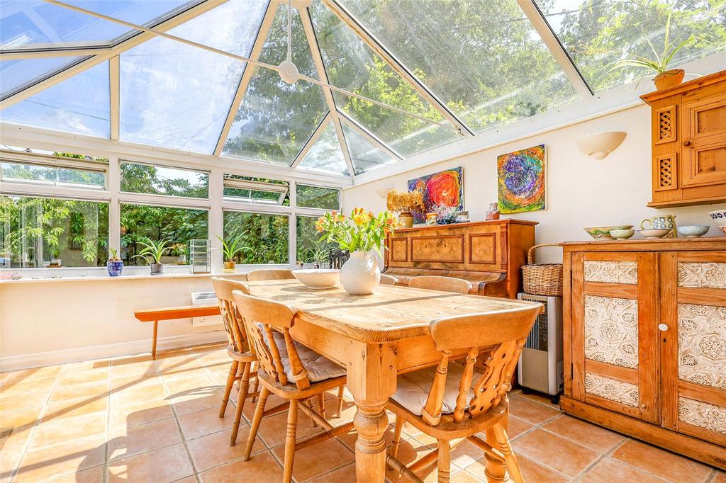 St. Marys Road, Liss, Hampshire, GU33 4 bed detached house for sale £750,000