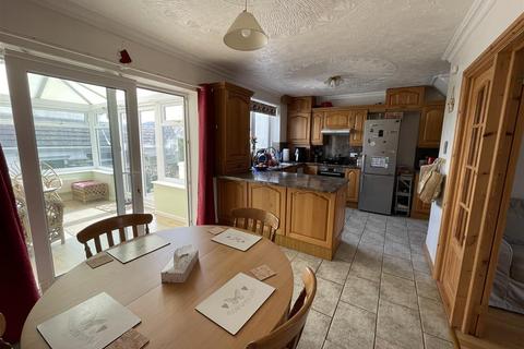 6 Pencoed Road, Burry Port, SA16 0PD