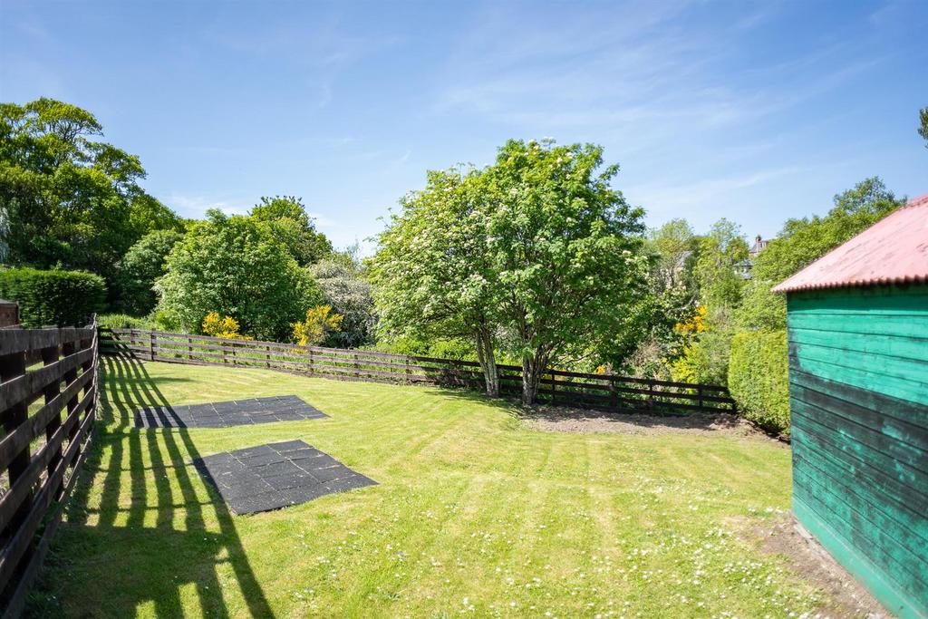 Woodside Crescent, Perth 3 bed terraced house for sale £198,000