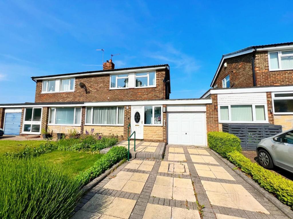 Beacon Avenue, Sedgefield... 3 bed semidetached house £199,950