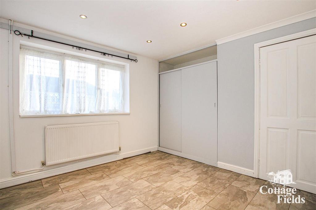 Bedroom 2.JPG
