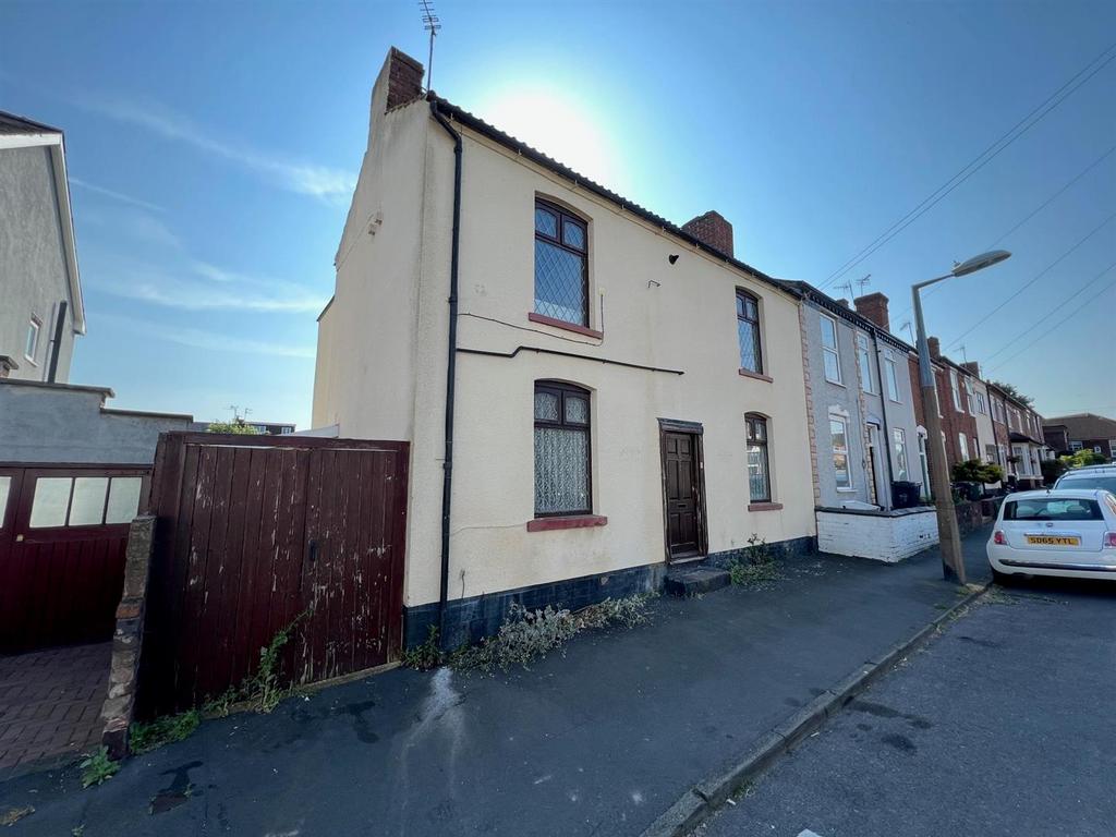 Street, Stourbridge, DY8 5YN 4 bed end of terrace house for sale