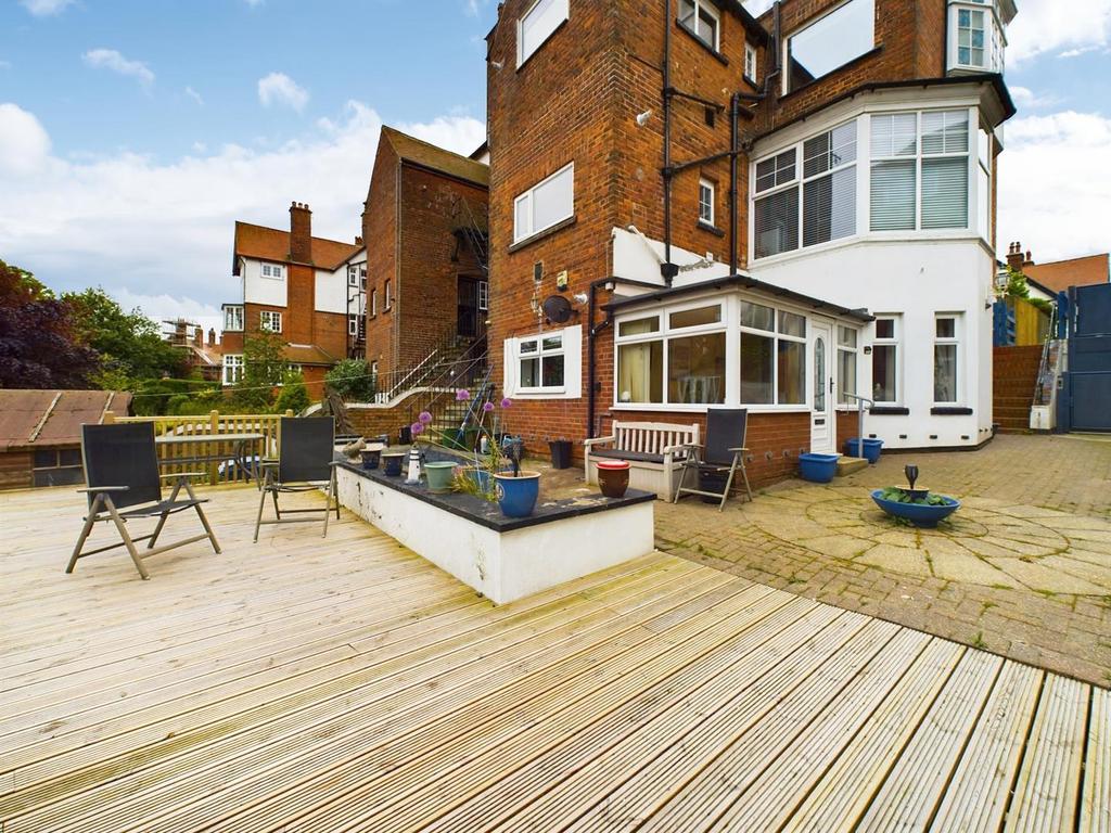 Holbeck Hill, Scarborough 2 bed flat for sale £220,000