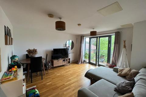 1 bedroom flat for sale - Kings Head Hill, London