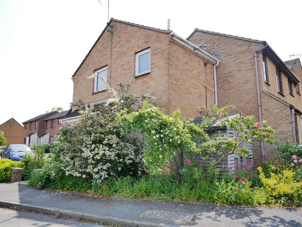 Highgrove Close, Calne 1 bed terraced house for sale £165,000